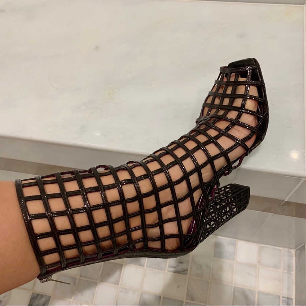 *SOLD* YVES SAINT LAURENT
Leather Cage Peep-Toe - Picture 13 of 15